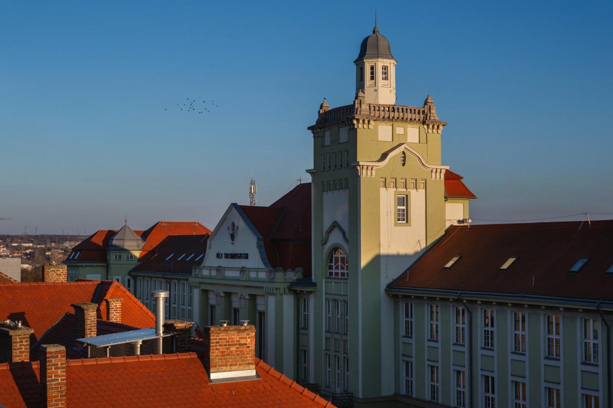 R73 Residences Pécs Extérieur photo